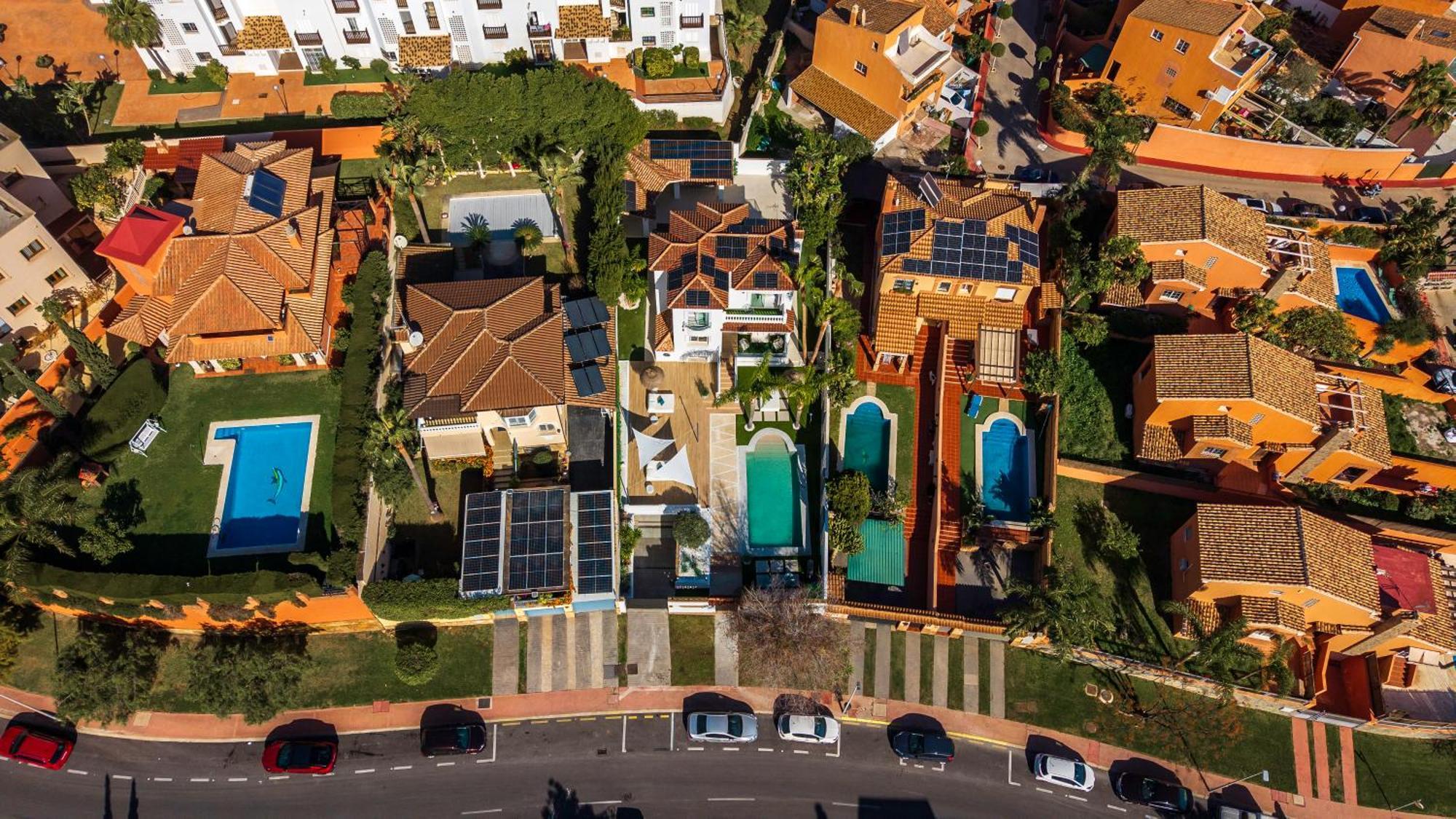 Vacation Marbella: Sunny Camelia Villa with Heated Pool and Cinema Benalmadena Exterior photo