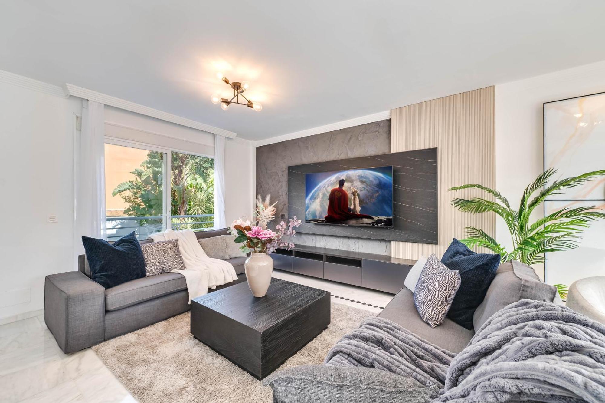 Vacation Marbella: Sunny Camelia Villa with Heated Pool and Cinema Benalmadena Exterior photo