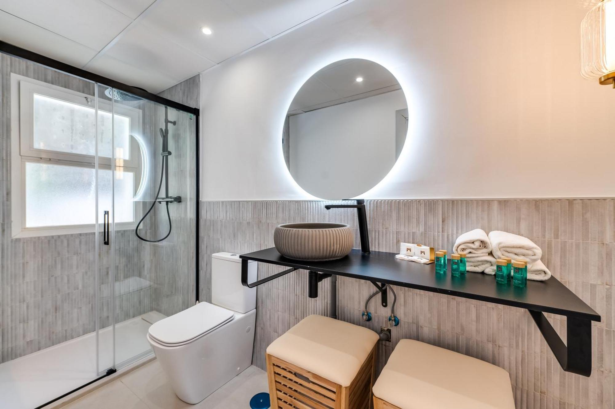 Vacation Marbella: Sunny Camelia Villa with Heated Pool and Cinema Benalmadena Exterior photo