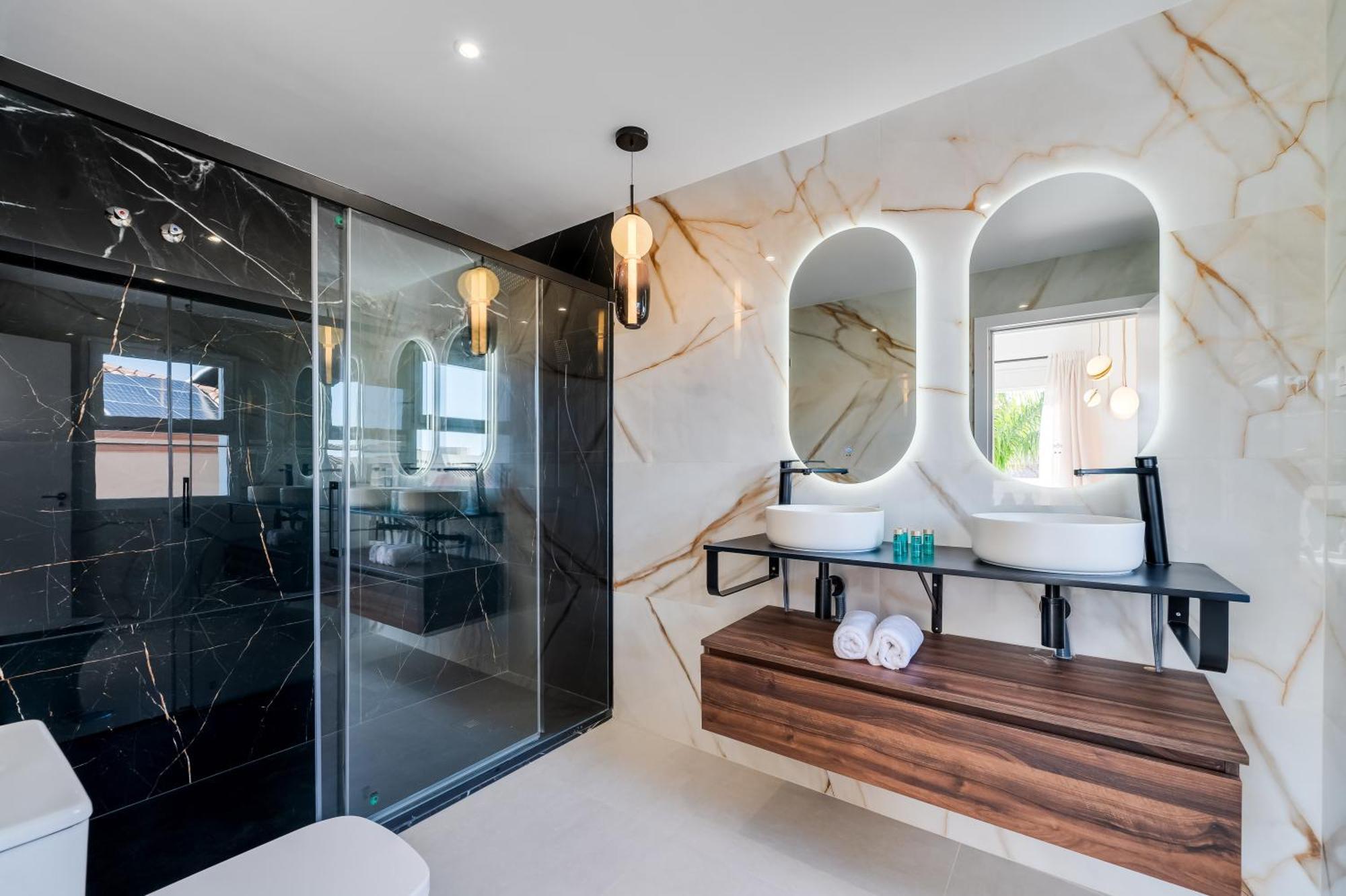 Vacation Marbella: Sunny Camelia Villa with Heated Pool and Cinema Benalmadena Exterior photo